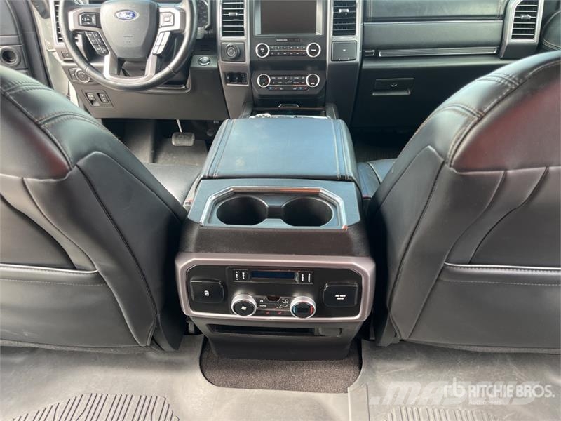 Ford Expedition Max 4WD Camioneta / SUV Auto's