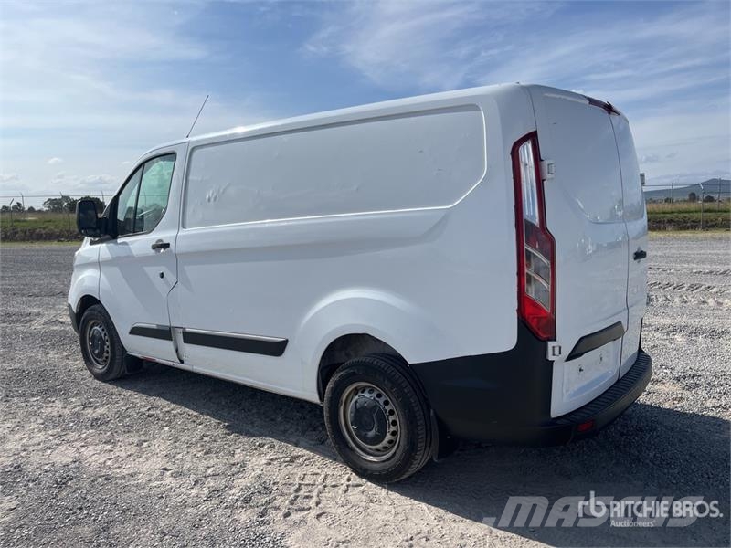 Ford Transit Camioneta con Caja Seca / Cargo Van Dostavna vozila / kombiji