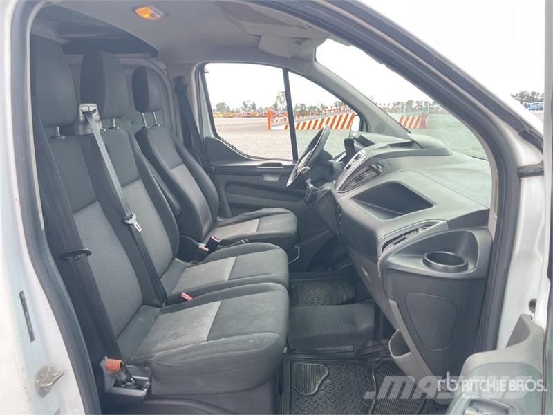 Ford Transit Camioneta con Caja Seca / Cargo Van Dostavna vozila / kombiji
