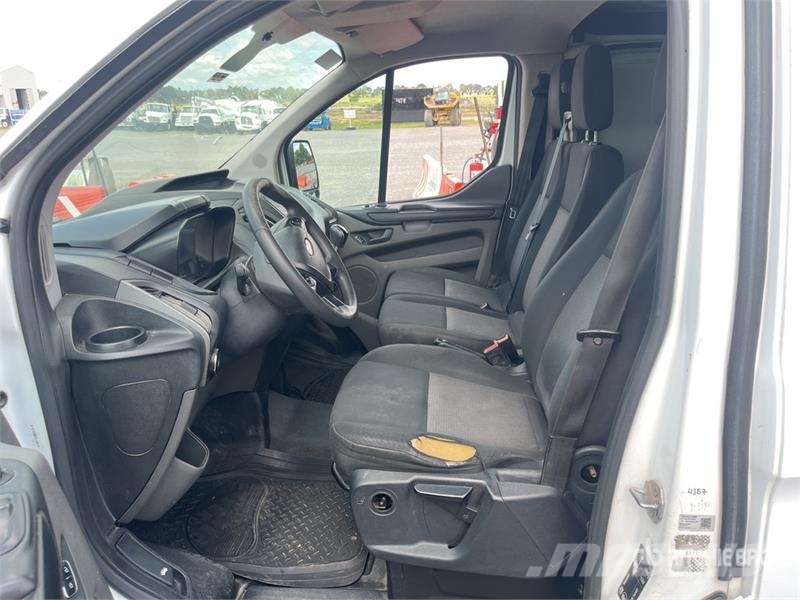 Ford Transit Camioneta con Caja Seca / Cargo Van Dostavna vozila / kombiji
