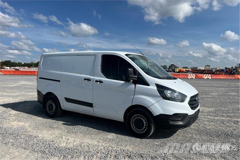 Ford Transit Camioneta con Caja Seca / Cargo Van شاحنة مقفلة