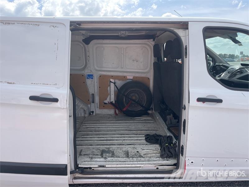 Ford Transit Camioneta con Caja Seca / Cargo Van Dostavna vozila / kombiji