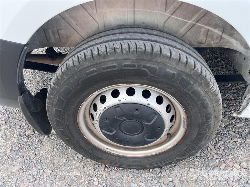 Ford Transit Camioneta con Caja Seca / Cargo Van Dostavna vozila / kombiji