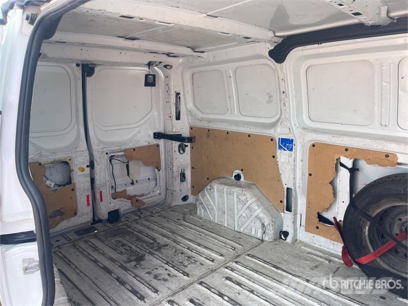 Ford Transit Camioneta con Caja Seca / Cargo Van Dostavna vozila / kombiji