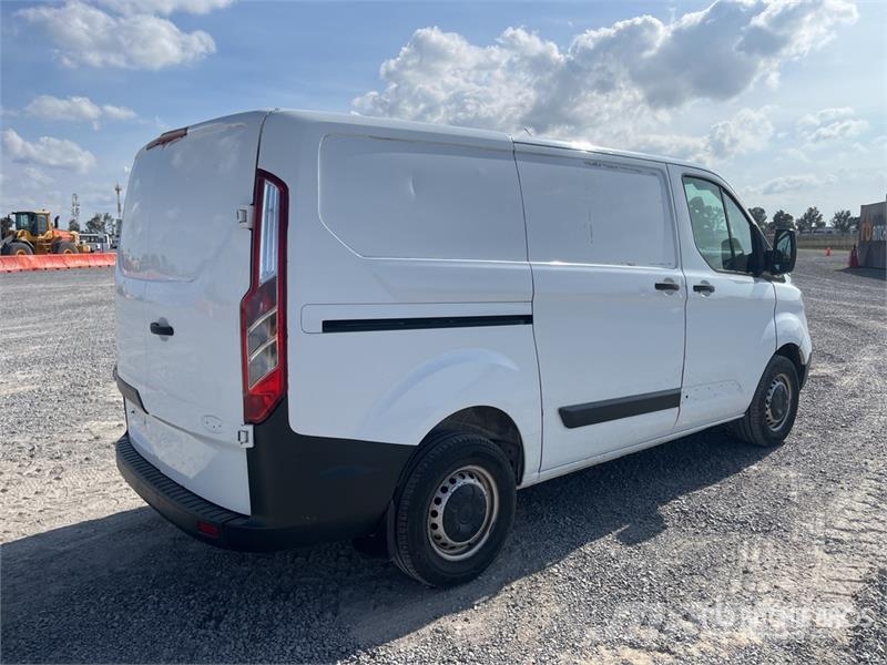 Ford Transit Camioneta con Caja Seca / Cargo Van Dostavna vozila / kombiji