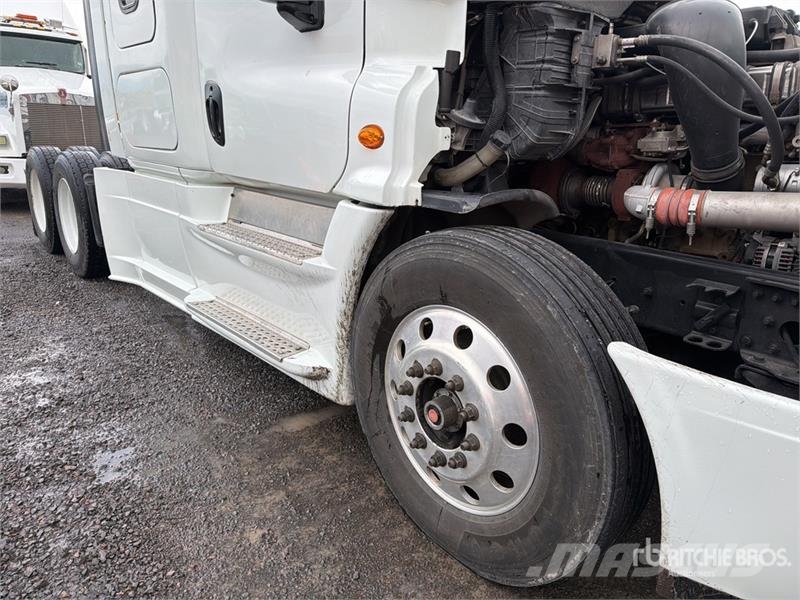 Freightliner 6x4 Tractocamion con Dormitorio / T/A Sleeper Truc Vilcēji