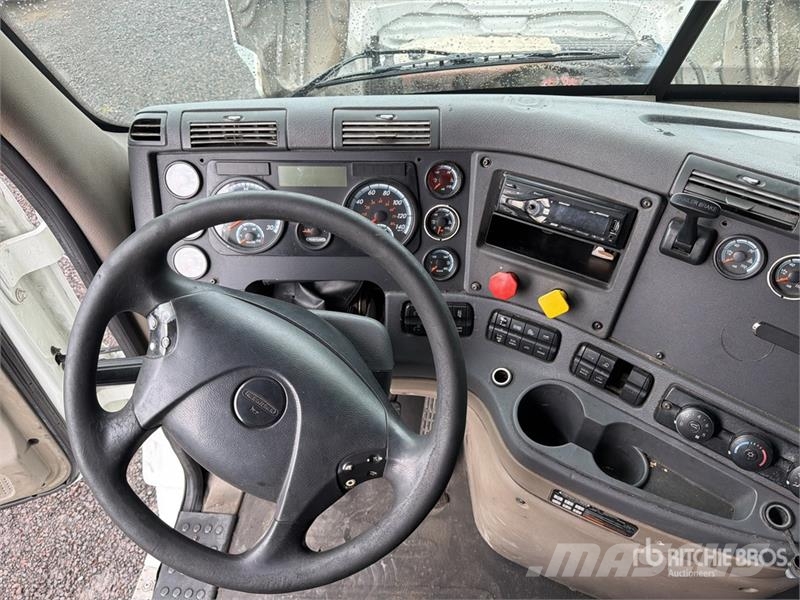 Freightliner 6x4 Tractocamion con Dormitorio / T/A Sleeper Truc Vilcēji