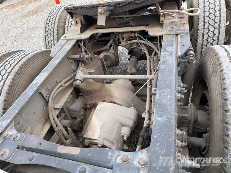Freightliner Cascadia 125 6x4 Tractocamion con Dormitorio / T/A Седельные тягачи
