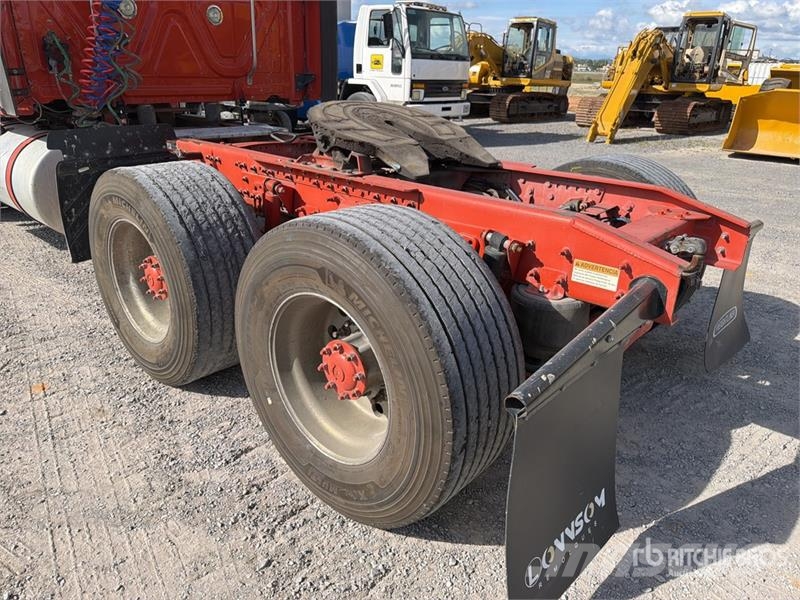 Freightliner Cascadia 125 6x4 Tractocamion con Dormitorio / T/A Tegljači