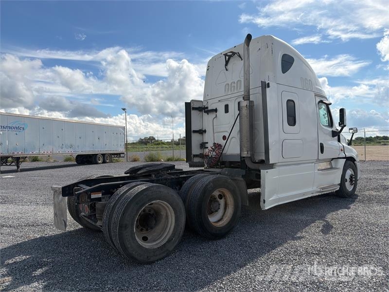 Freightliner Cascadia 125 6x4 Tractocamion con Dormitorio / T/A Sattelzugmaschinen