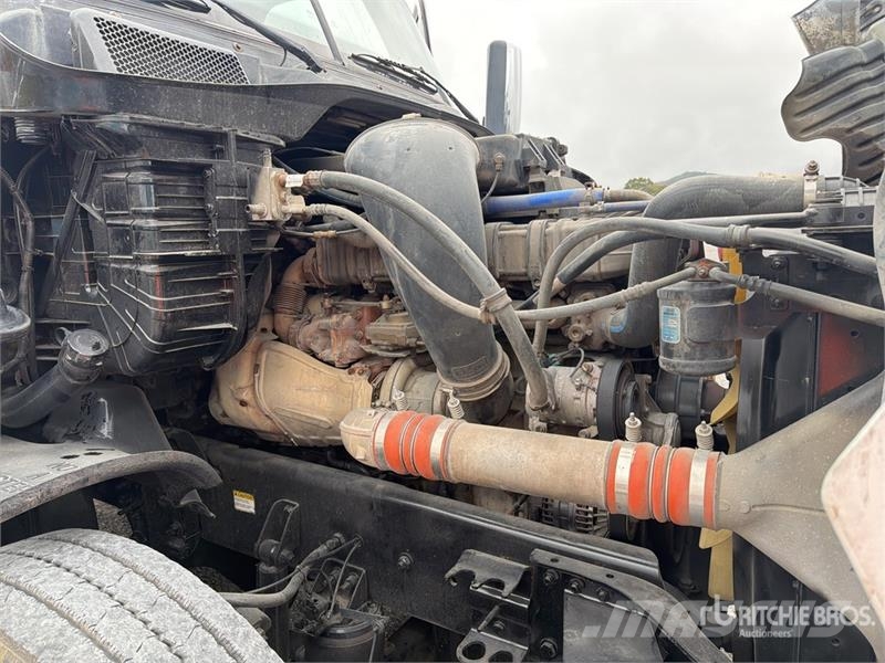 Freightliner Cascadia 125 6x4 Tractocamion con Dormitorio / T/A Naudoti vilkikai