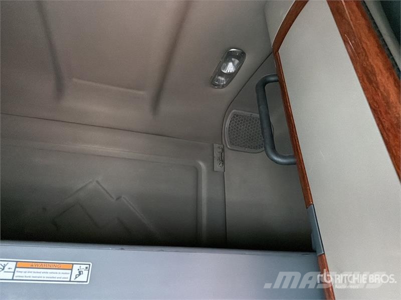 Freightliner Cascadia 125 6x4 Tractocamion con Dormitorio / T/A Седельные тягачи