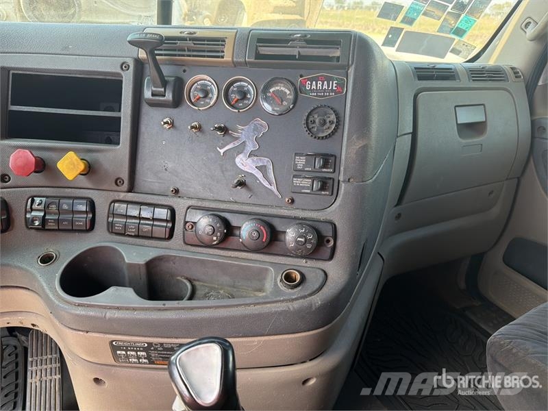 Freightliner Cascadia 125 6x4 Tractocamion con Dormitorio / T/A Cabezas tractoras
