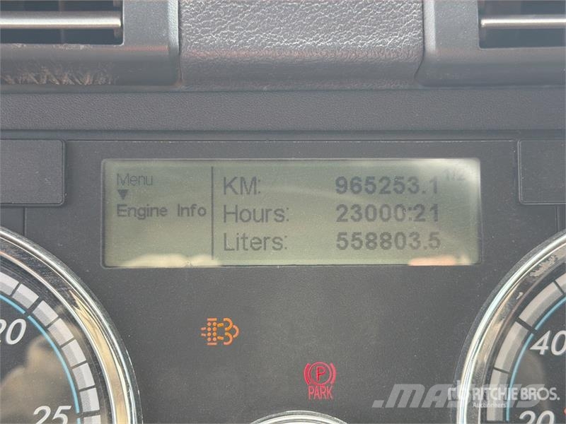 Freightliner Cascadia 125 6x4 Tractocamion con Dormitorio / T/A Nyergesvontatók