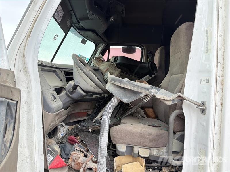 Freightliner Cascadia 125 6x4 Tractocamion con Dormitorio (SOLO Nyergesvontatók