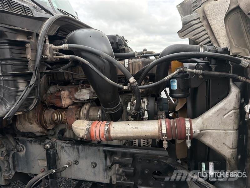 Freightliner Cascadia 125 Sadulveokid
