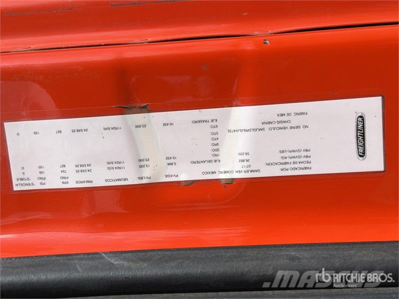 Freightliner Cascadia 125 6x4 Tractocamion con Dormitorio / T/A Tegljači