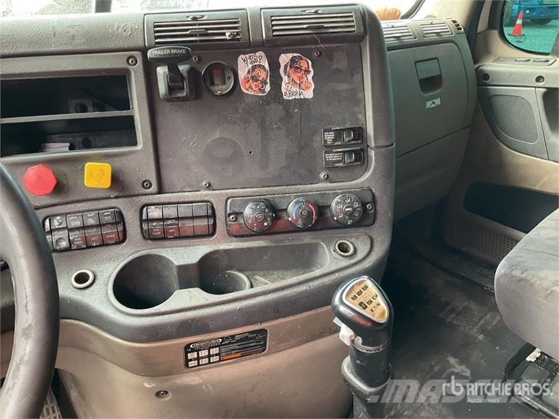 Freightliner Cascadia 125 6x4 Tractocamion con Dormitorio / T/A Motrici e Trattori Stradali