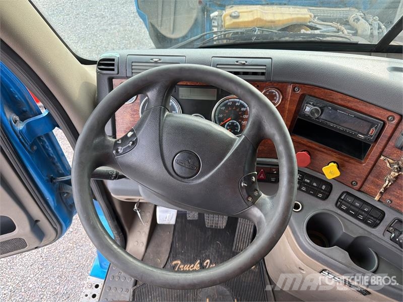 Freightliner Cascadia 125 6x4 Tractocamion con Dormitorio / T/A Седельные тягачи