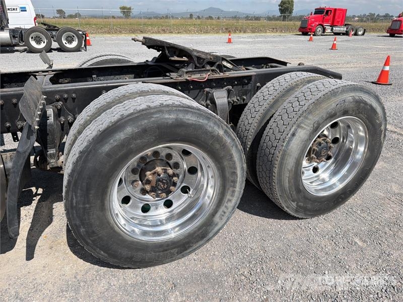 Freightliner Cascadia 125 6x4 Tractocamion con Dormitorio / T/A Cabezas tractoras