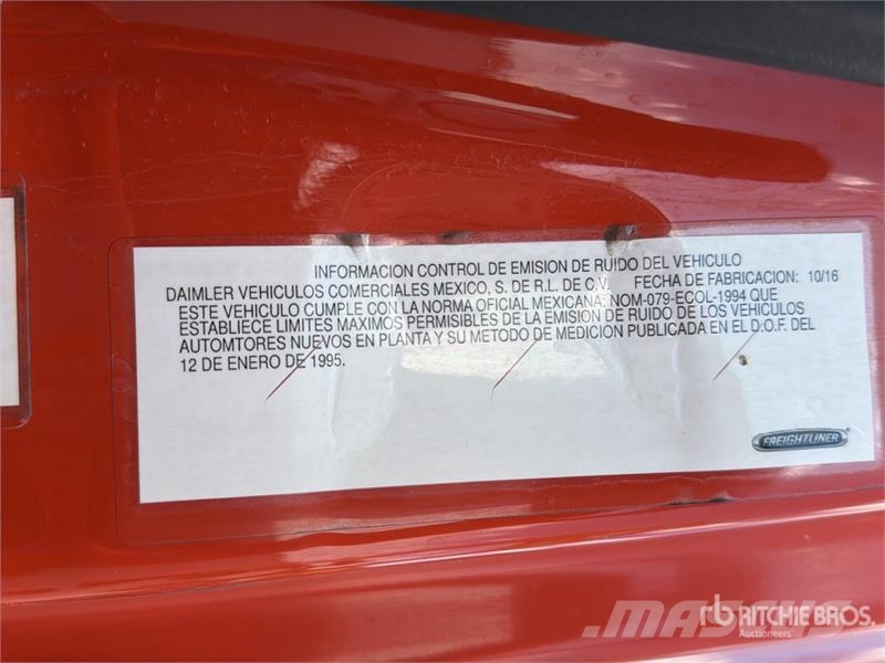 Freightliner Cascadia 125 6x4 Tractocamion con Dormitorio / T/A Nyergesvontatók