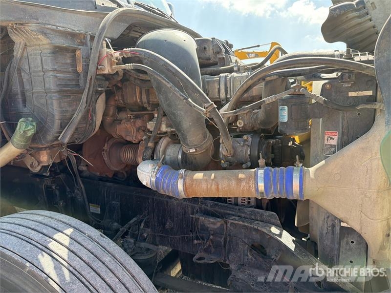 Freightliner Cascadia 125 6x4 Tractocamion con Dormitorio / T/A Cabezas tractoras