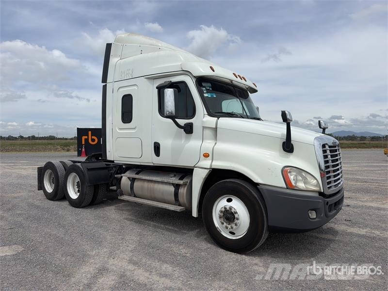 Freightliner Cascadia 125 6x4 Tractocamion con Dormitorio / T/A Sattelzugmaschinen