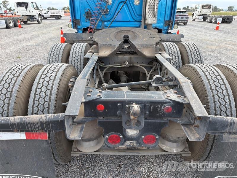Freightliner Cascadia 125 6x4 Tractocamion con Dormitorio / T/A Седельные тягачи