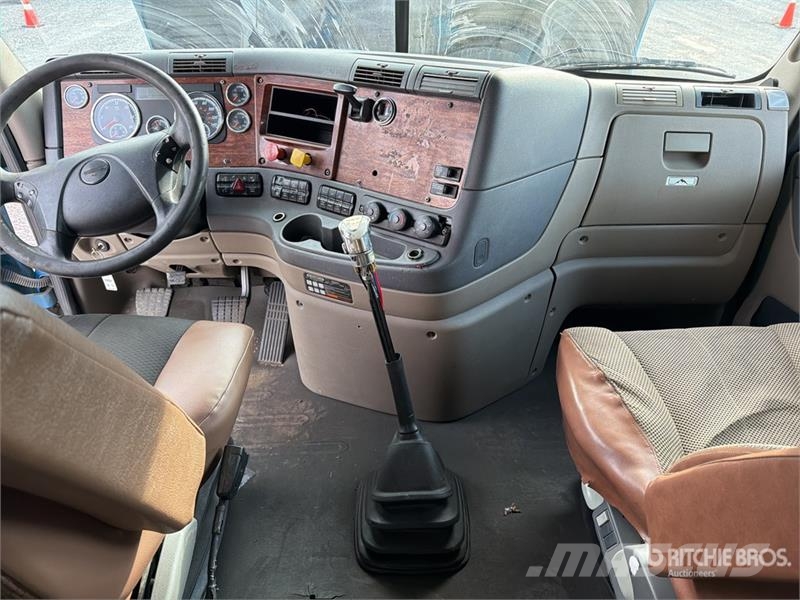 Freightliner Cascadia 125 6x4 Tractocamion con Dormitorio / T/A Sattelzugmaschinen