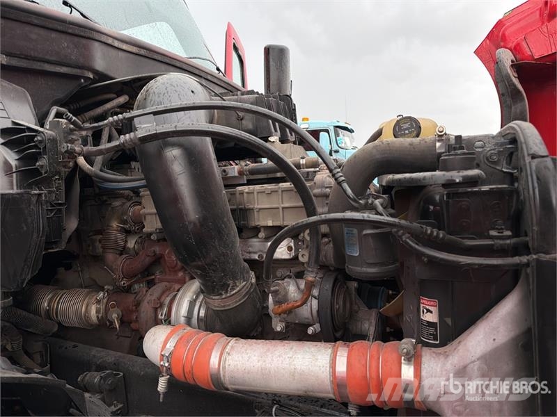 Freightliner Cascadia 126 6x4 Tractocamion con Dormitorio / T/A Sattelzugmaschinen