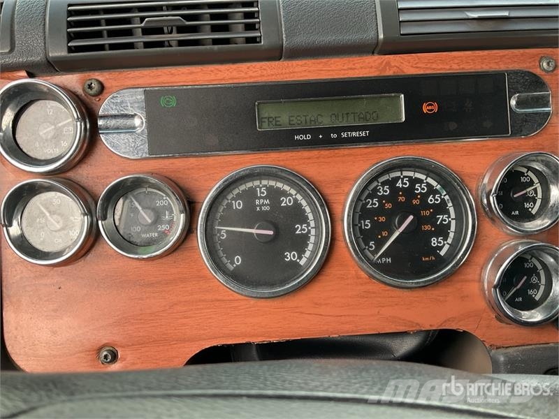 Freightliner Cascadia 6x4 Tractocamion con Dormitorio / T/A Sle Naudoti vilkikai