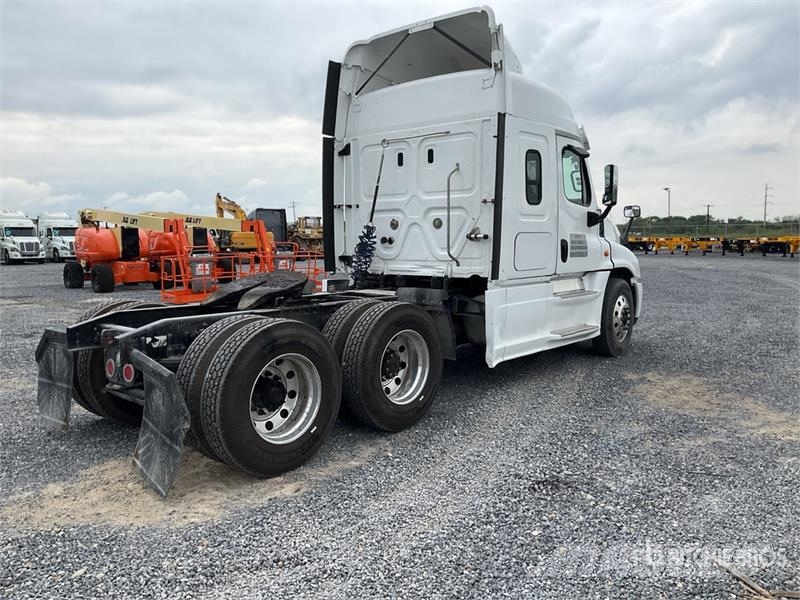 Freightliner Cascadia 125 Vlačilci