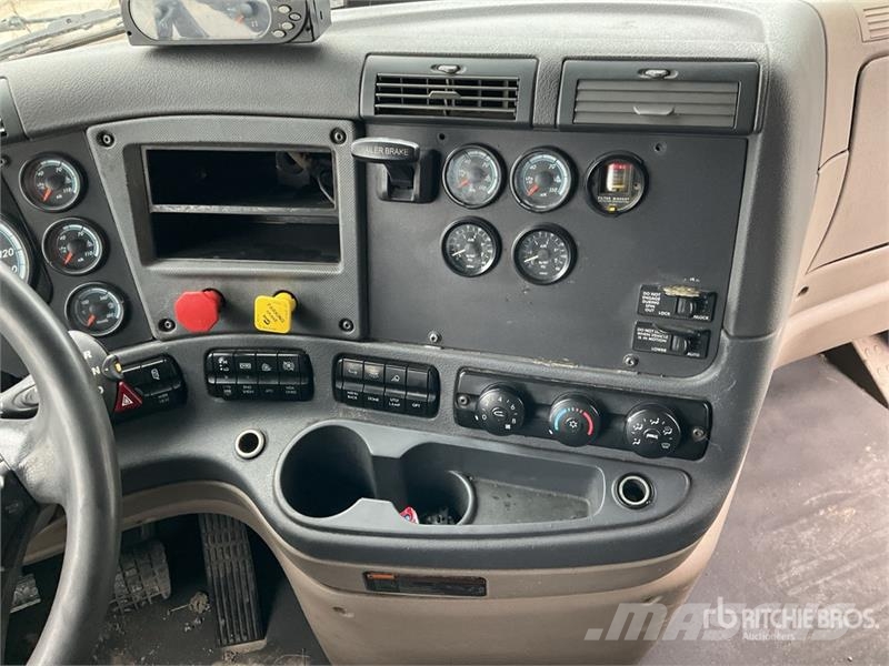 Freightliner Cascadia 125 Truck Tractor Units