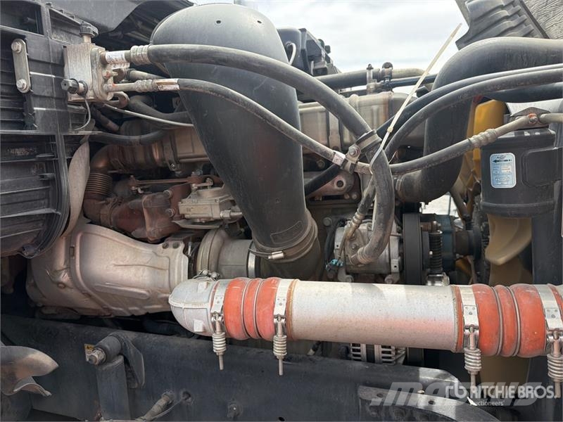 Freightliner Cascadia 125 6x4 Tractocamion con Dormitorio / T/A Tracteur routier