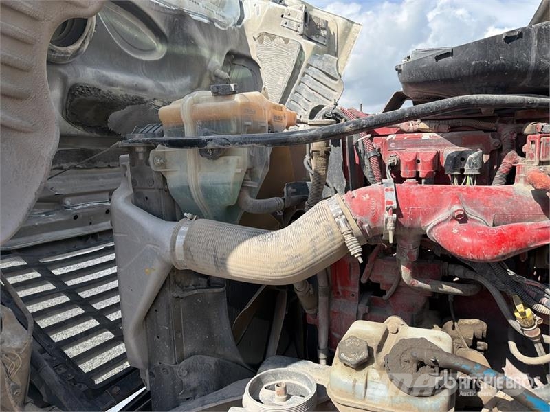 Freightliner Cascadia 6x4 Tractocamion con Dormitorio / T/A Sle Tractor Units