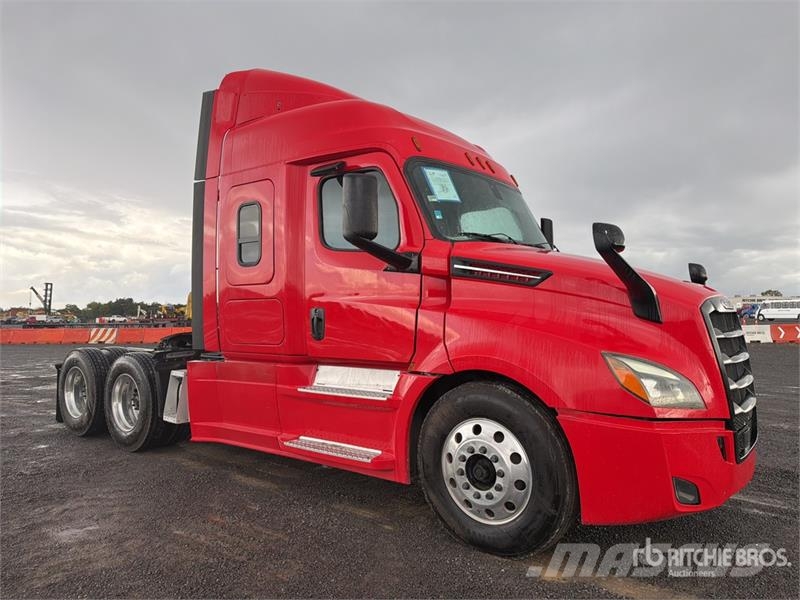 Freightliner Cascadia 126 6x4 Tractocamion con Dormitorio / T/A Sattelzugmaschinen