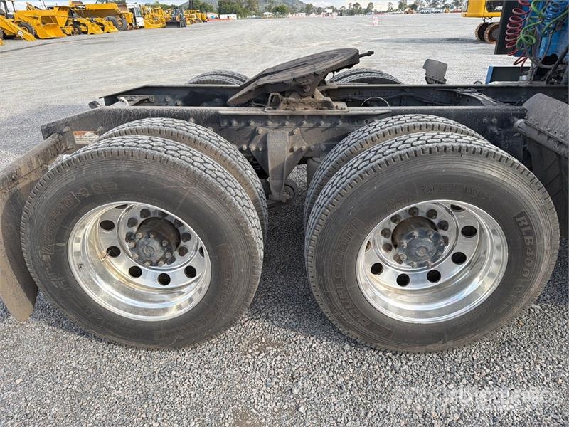 Freightliner Cascadia 125 6x4 Tractocamion con Dormitorio / T/A Sattelzugmaschinen