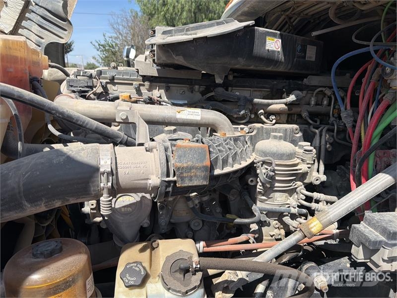 Freightliner Cascadia 125 6x4 Tractocamion con Dormitorio / T/A Cabezas tractoras