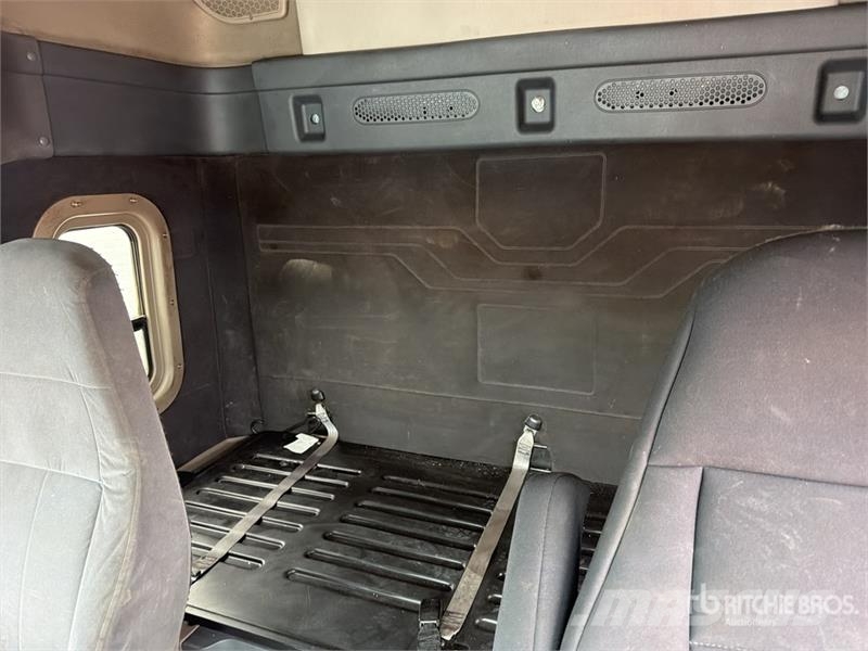 Freightliner Cascadia 125 Sadulveokid