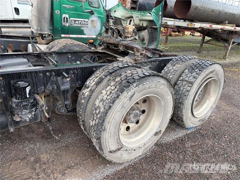Freightliner Cascadia 125 6x4 Tractocamion con Dormitorio (SOLO Nyergesvontatók