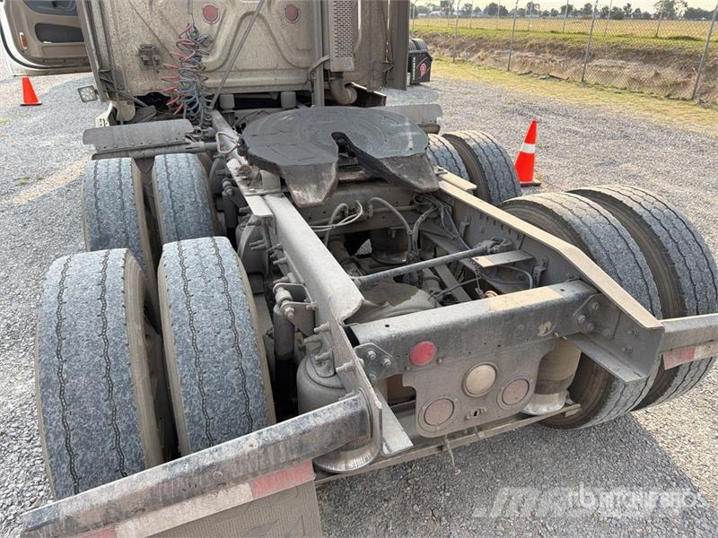 Freightliner Cascadia 125 6x4 Tractocamion con Dormitorio / T/A Sattelzugmaschinen