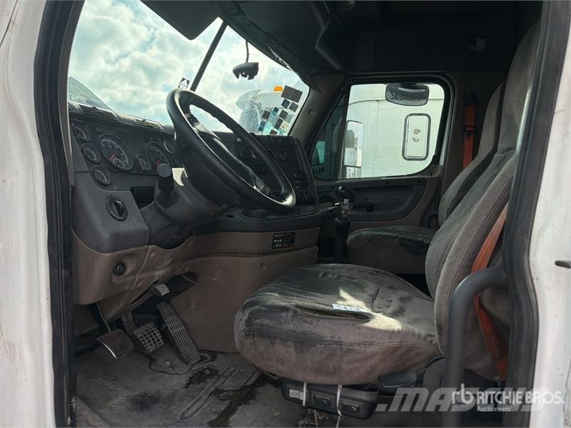 Freightliner Cascadia 125 6x4 Tractocamion con Dormitorio / T/A Sattelzugmaschinen