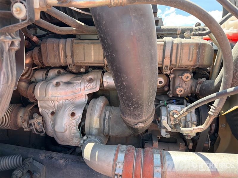 Freightliner Cascadia 126 6x4 Tractocamion con Dormitorio / T/A Tracteur routier