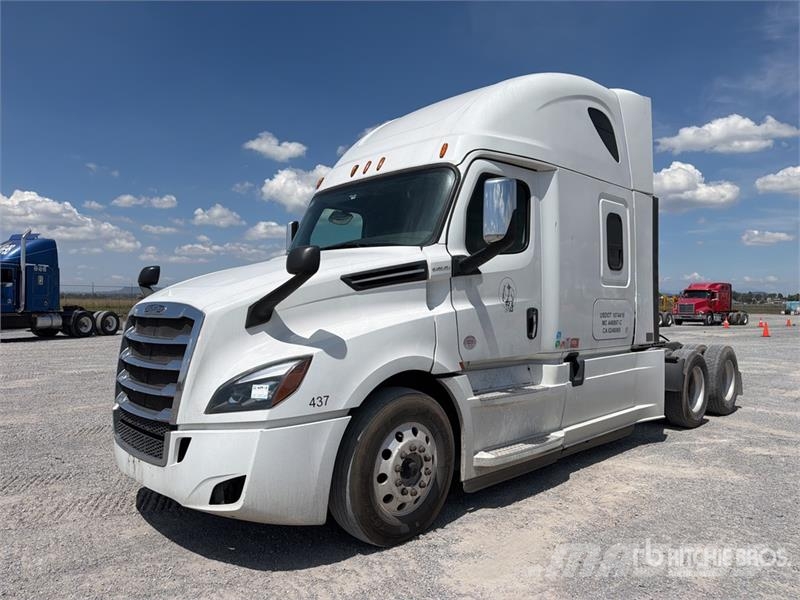 Freightliner Cascadia 126 6x4 Tractocamion con Dormitorio / T/A Tracteur routier