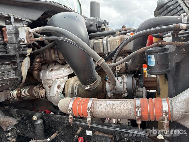 Freightliner Cascadia 125 6x2 Tractocamion con Dormitorio / T/A Sadulveokid