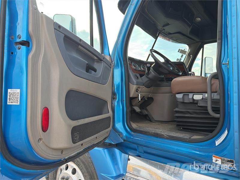 Freightliner Cascadia 125 6x4 Tractocamion con Dormitorio / T/A Sattelzugmaschinen
