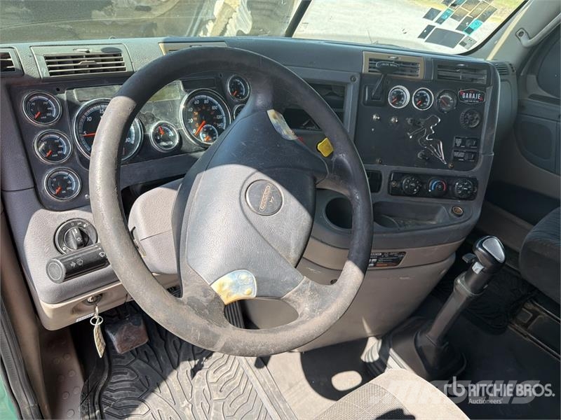Freightliner Cascadia 125 6x4 Tractocamion con Dormitorio / T/A Cabezas tractoras