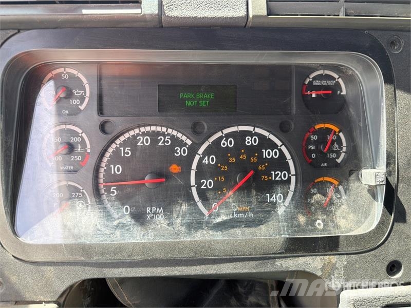 Freightliner Cascadia 6x4 Tractocamion con Dormitorio / T/A Sle Tractor Units