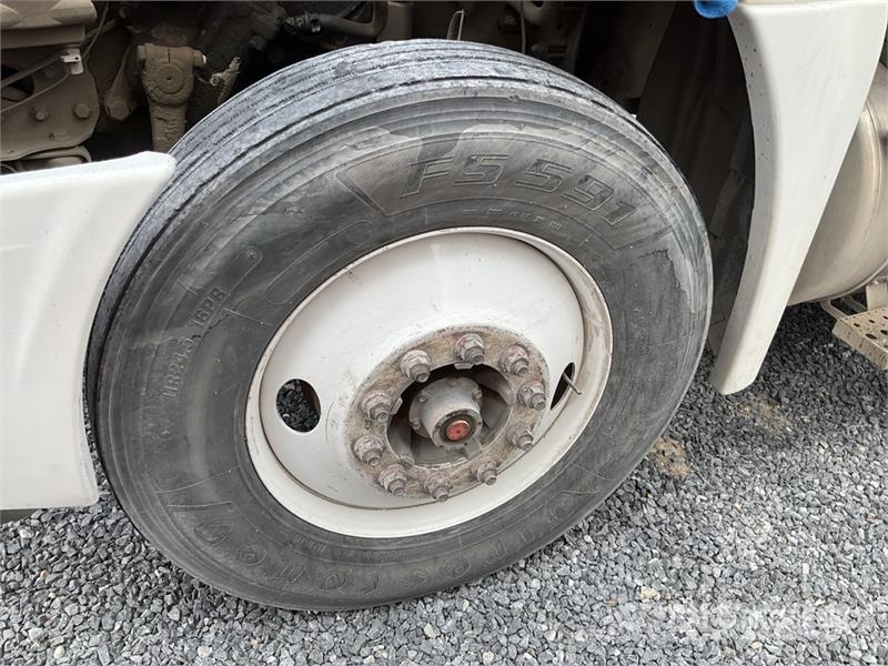 Freightliner Cascadia 125 6x4 Tractocamion con Dormitorio / T/A Motrici e Trattori Stradali