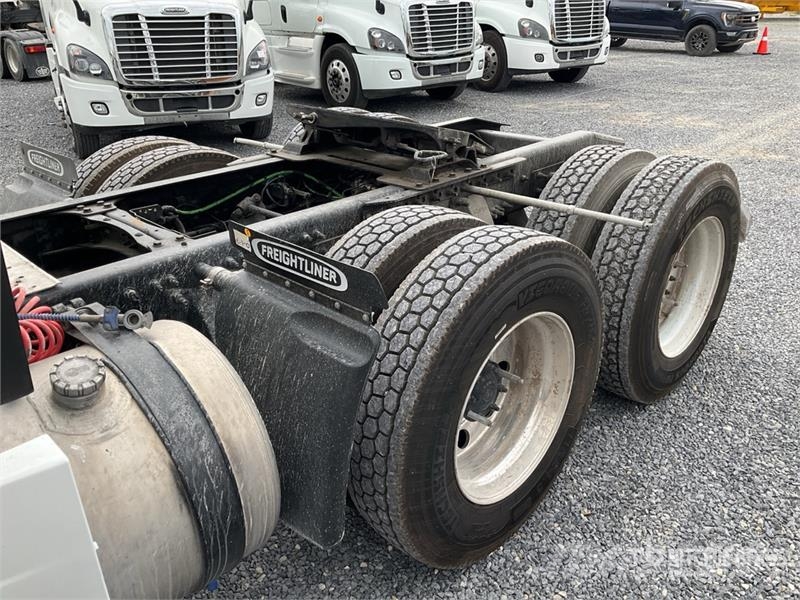 Freightliner Cascadia 125 Truck Tractor Units